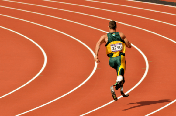 runner with prosthetic legs